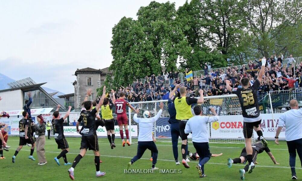 Trento Novara Vittoria Che Significa Salvezza Festa Giallobl