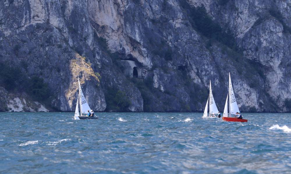 Vela giovanile internazionale: iniziati i mondiali Cadet a Riva del Garda