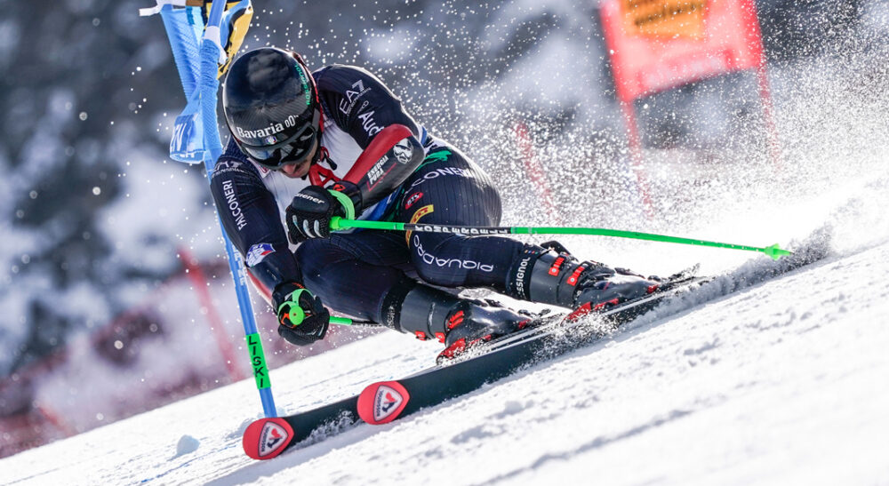 Odermatt vince di forza nel GS maschile di Soelden