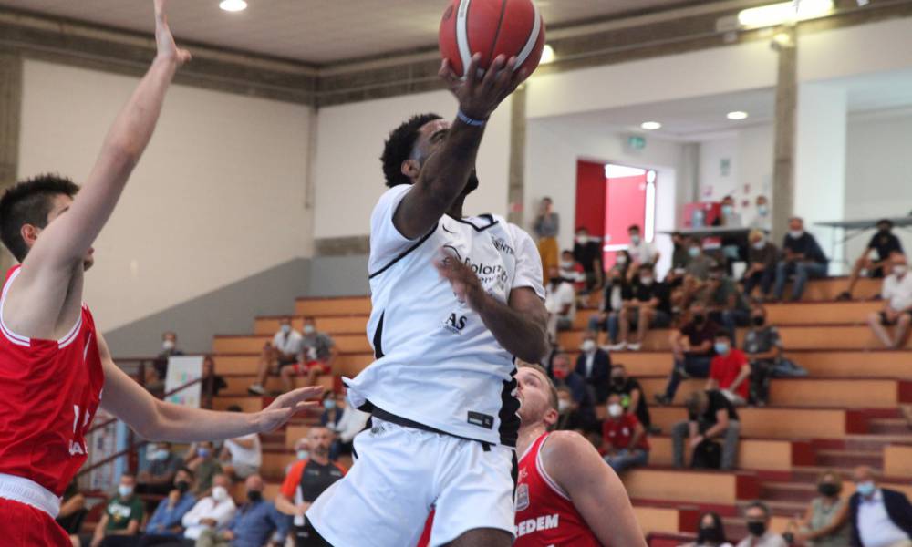 Nell’amichevole di Poggio Rusco sconfitta 75-68 contro Reggio Emilia