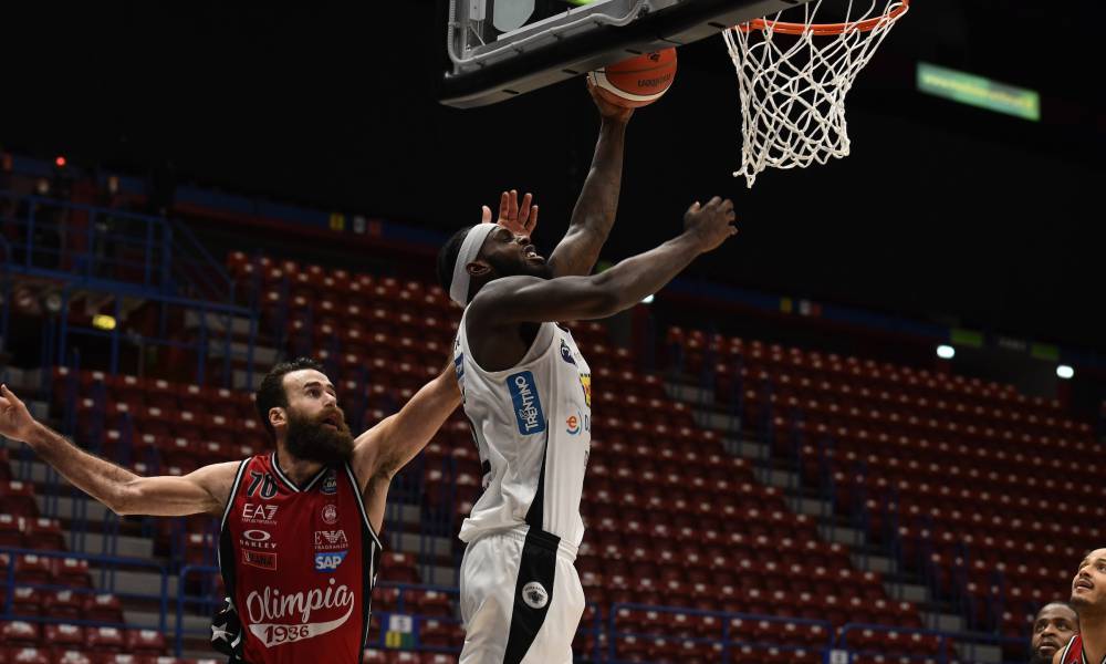 Dolomiti Energia Trentino: al Forum i bianconeri sconfitti dalla capolista Olimpia Milano 82-75