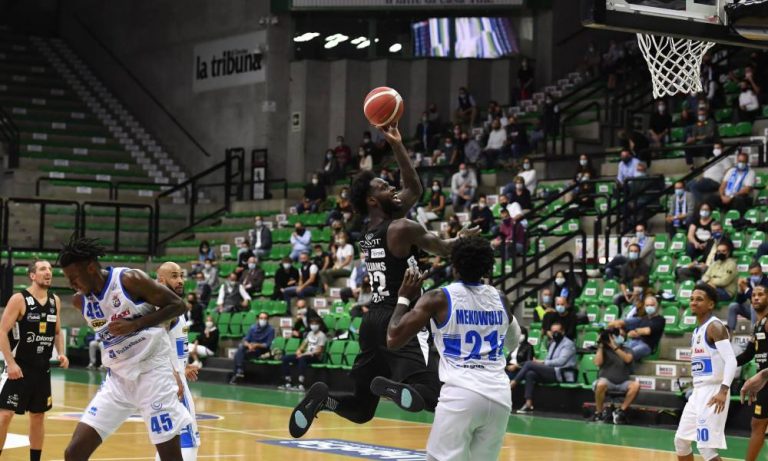 Dolomiti Energia Trentino: nella prima di campionato bianconeri sconfitti 84-80 da Treviso