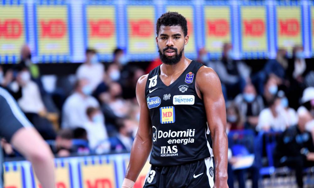Dolomiti Energia Trentino corsara a Casalecchio: Reggio Emilia battuta 74-78