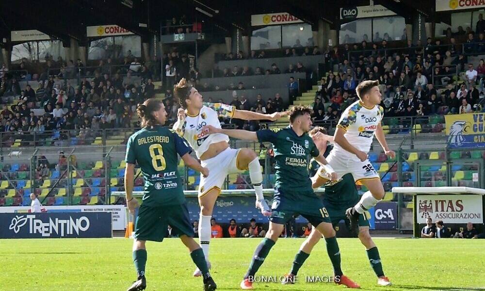 Trento-Feralpisalò 0-0, una prova ordinata dei gialloblù ferma sul pari la capolista