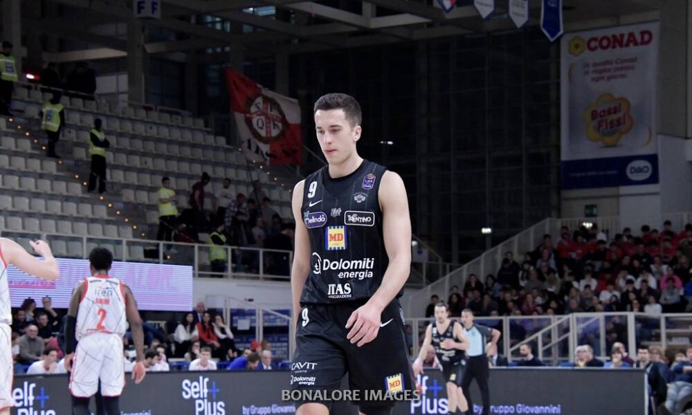 Dolomiti Energia Trentino, la serata perfetta: rimonta vincente e successo 83-76 contro Brescia!