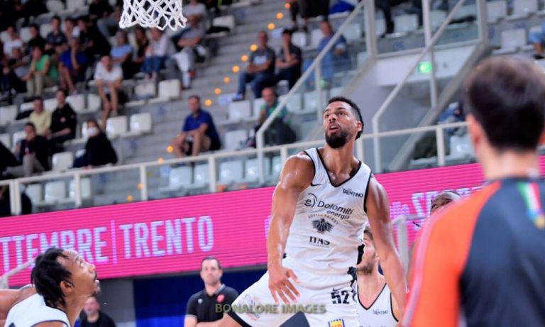 La Dolomiti Energia Trentino si ferma sul più bello: vince Tortona 76-70