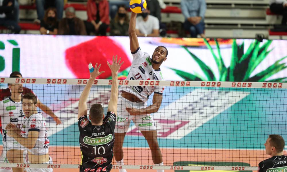Buona la prima in SuperLega 2020/21 per l’Itas Trentino: 3-0 a Padova nel segno di Nimir Abdel-Aziz (22 punti)