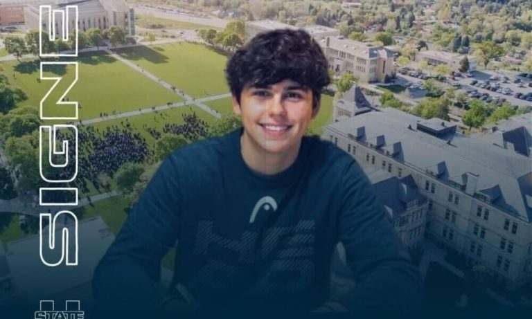 Stefan Vedovelli firma con la Utah State University