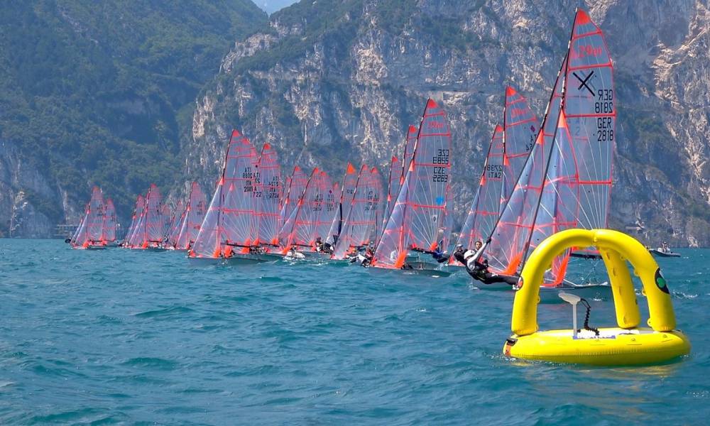 Vela: prosegue col bel vento e altre regate la nazionale 29er di Arco. Il Video