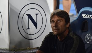 Antonio Conte mastica amaro