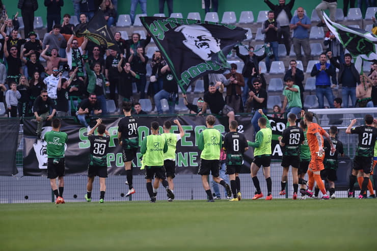 I tifosi del Pordenone - Foto dal profilo Facebook del club - Sportmagazinetrentino.it