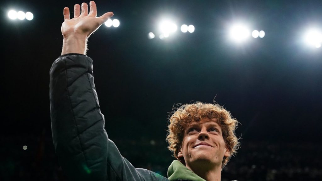 Jannik Sinner torna numero 1, Alcaraz beffato | E’ successo poco fa