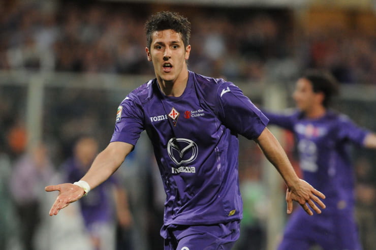 Jovetic in campo con la maglia della Fiorentina - Foto Lapresse - Sportmagazinetrentino.it