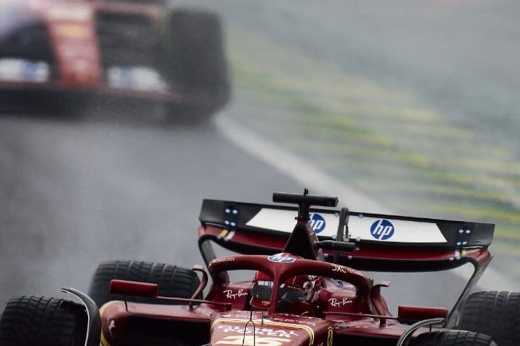 Le due Ferrari in pista - Foto Instagram - Sportmagazinetrentino.it