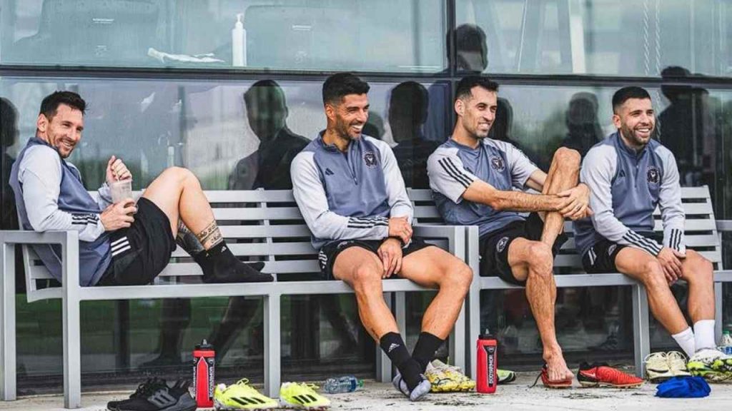Alla fine ha deciso, SI RITIRA DA CALCIO GIOCATO | Lacrime e commozione in tutto il mondo