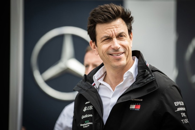 Toto Wolff fa scattare l'allarme