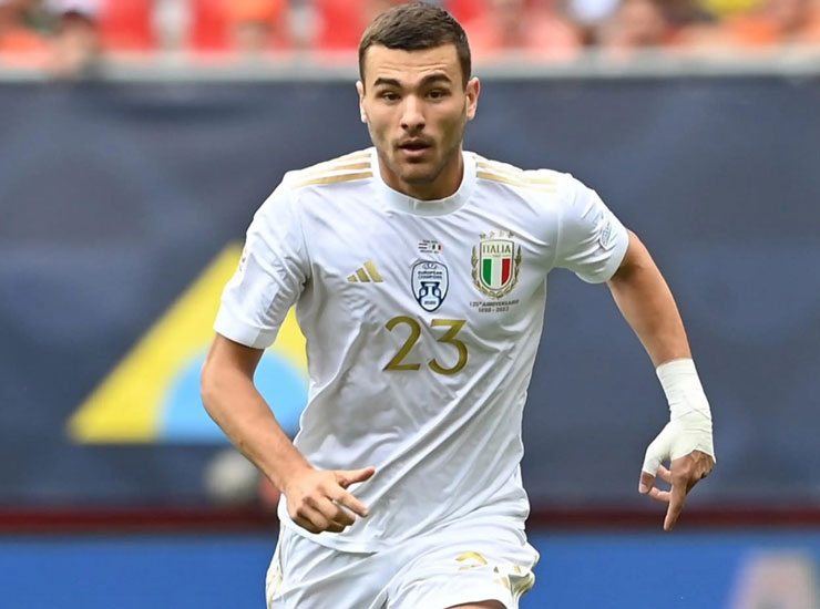 Alessandro Buongiorno con la maglia della nazionale - Sportmagazinetrentino.it