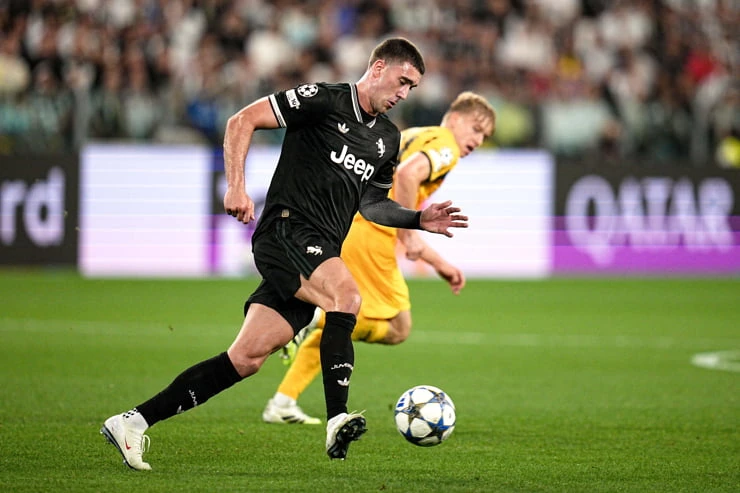 Dusan Vlahovic in campo con la maglia della Juventus - Foto Lapresse - Sportmagazinetrentino.it