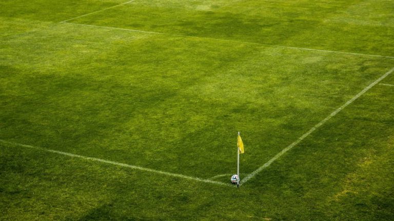 Un campo da calcio - Foto Pexels - Sportmagazinetrentino.it