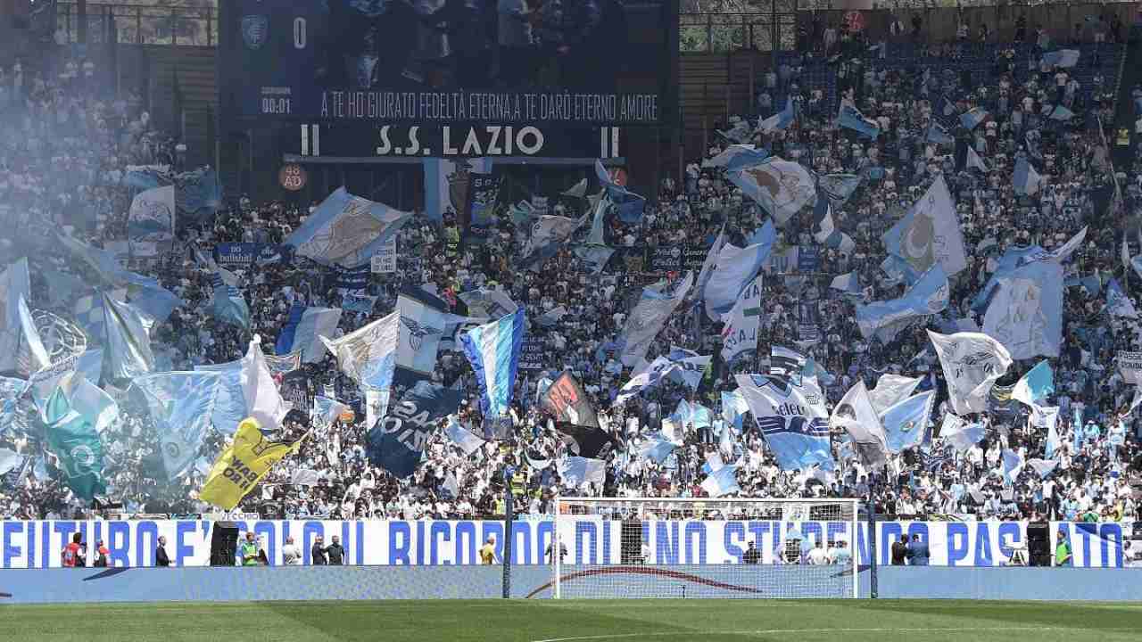 I tifosi della Lazio contestano Lotito
